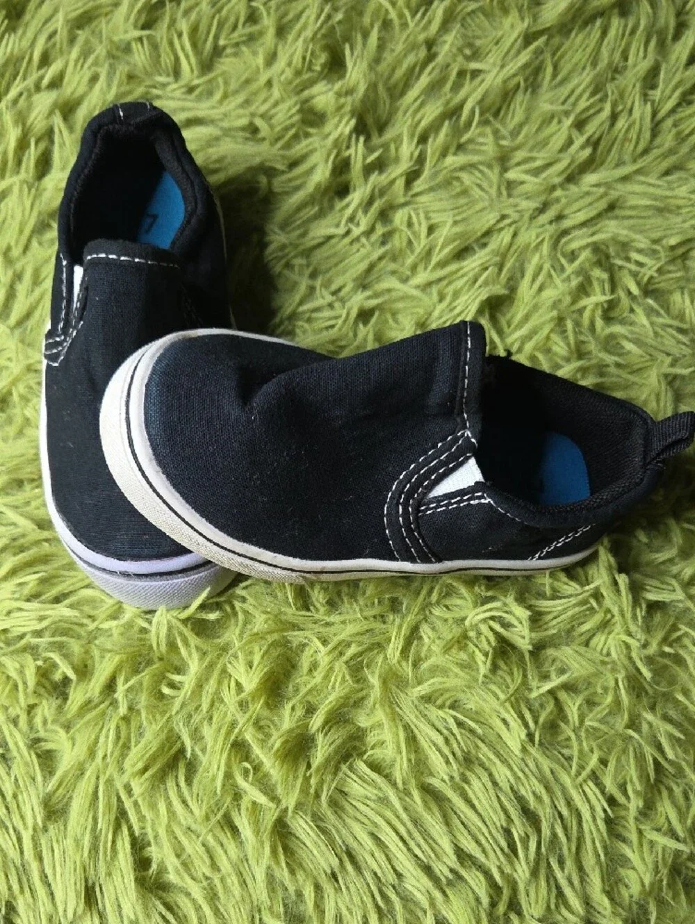 wonder nation Black Slip-On‎ Kids Sneakers with White Soles